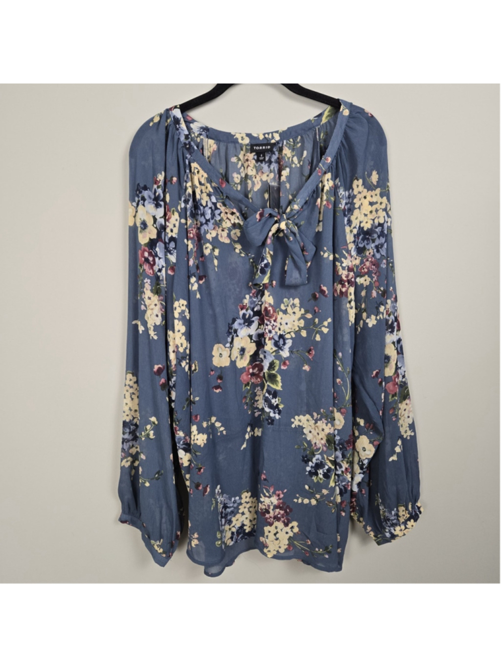 Torrid Womens Floral Crinkle Chiffon Tunic 4X Blue Sheer Tie Neck Feminine NWT